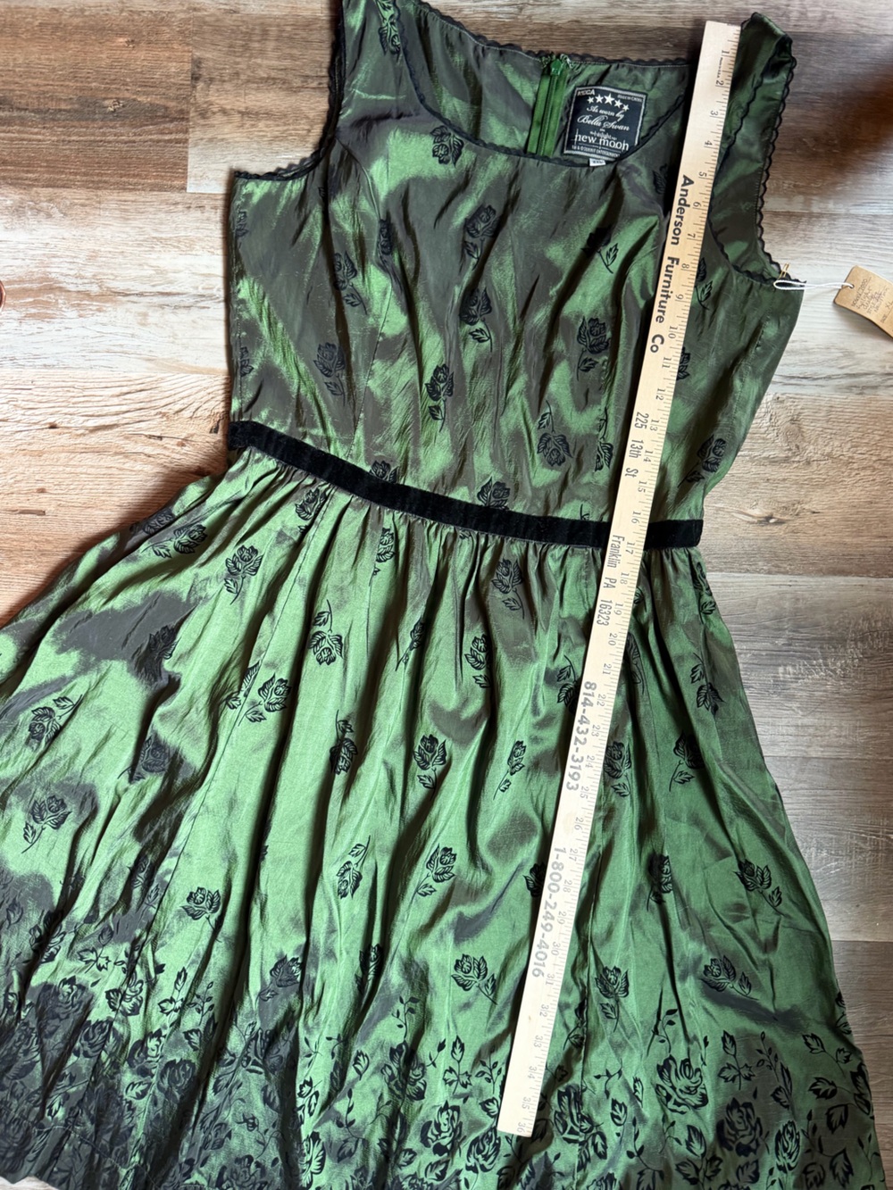 Whimsigoth, Bella Swan Twilight Saga New Moon Green Dress NECA, Velvet details L - Picture 2 of 8